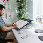 Moniteur tactile Clarity Fold Touch 27" 4K UHD avec webcam, pied pliable et alimentation USB‑C 65 W
