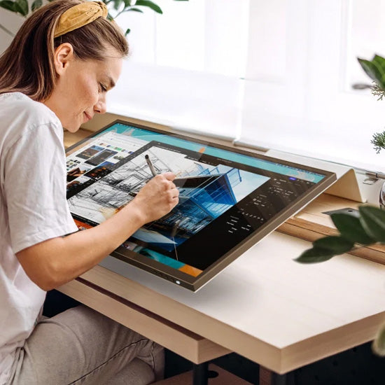 Moniteur UHD 32" Clarity 6K Touch avec alimentation USB-C et écran tactile