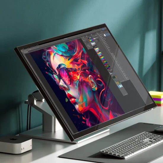 Moniteur UHD 32" Clarity 6K Touch avec alimentation USB-C et écran tactile