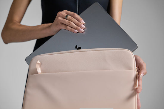 Housse A.R.C MacBook Pro 14" Peach