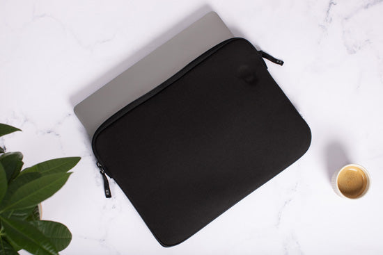 Housse MacBook Pro/Air 13 Basics ²Life Noir/Blanc