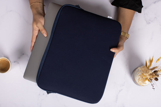 Housse MacBook Pro/Air 13 Basics ²Life Bleu/Blanc