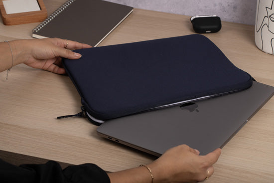 Housse MacBook Pro 14 Basics ²Life Bleu/Blanc