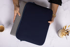 Housse MacBook Pro 14 Basics ²Life Bleu/Blanc