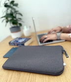 Housse MacBook Air 15 Shade ²Life Anthracite