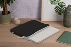Housse MacBook NEO Basics ²Life Perfect Fit Black / Moon