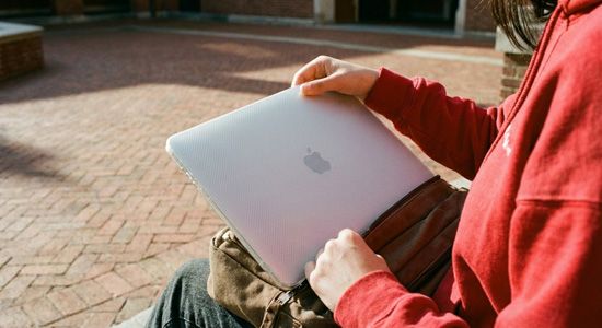 Coque DotSkin MacBook Neo Transparent