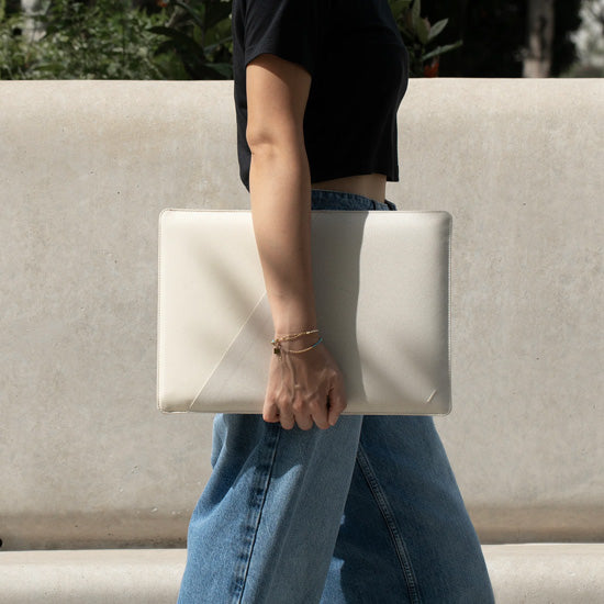 Stow Slim MacBook 15"/16" Sandstone