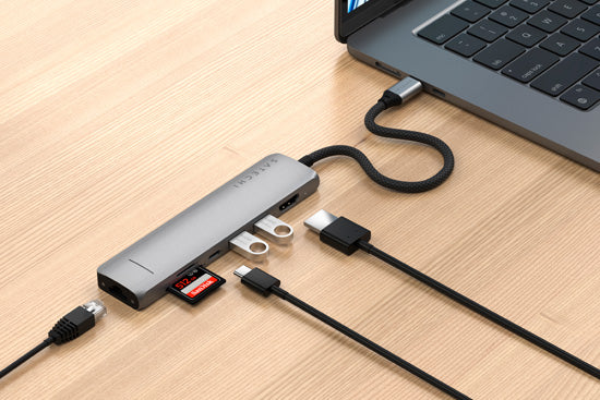 Adaptateur multiport USB-C Slim 7-en-1 avec Ethernet Space Gray