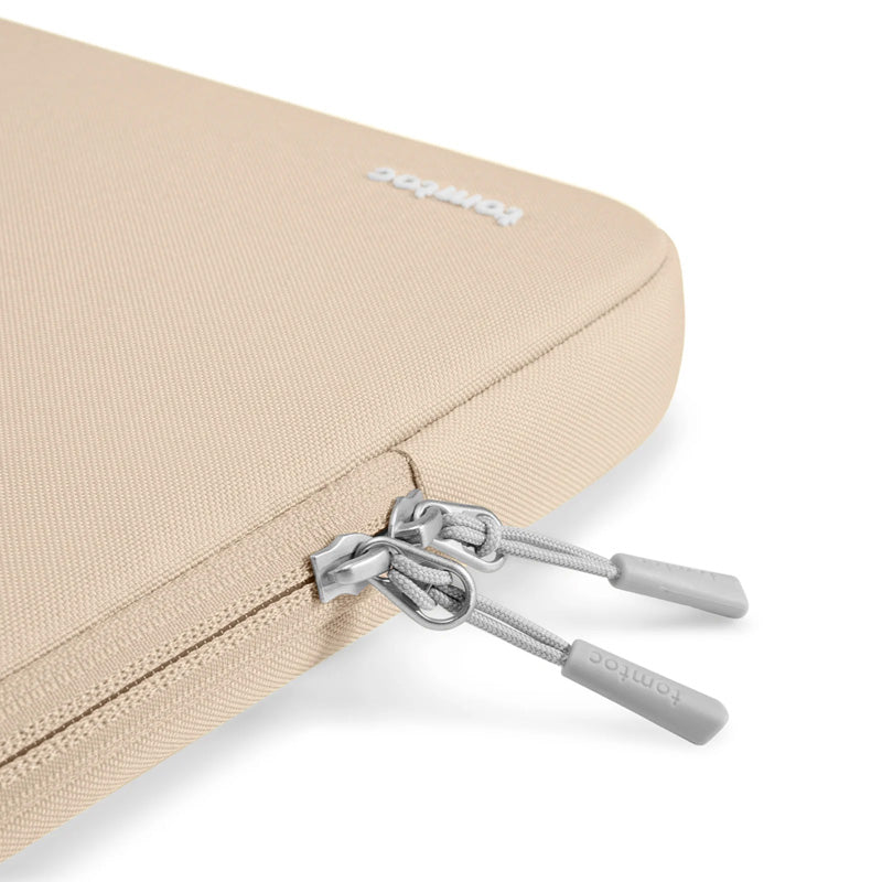 Housse Defender-A13 MacBook Air 15" Sand