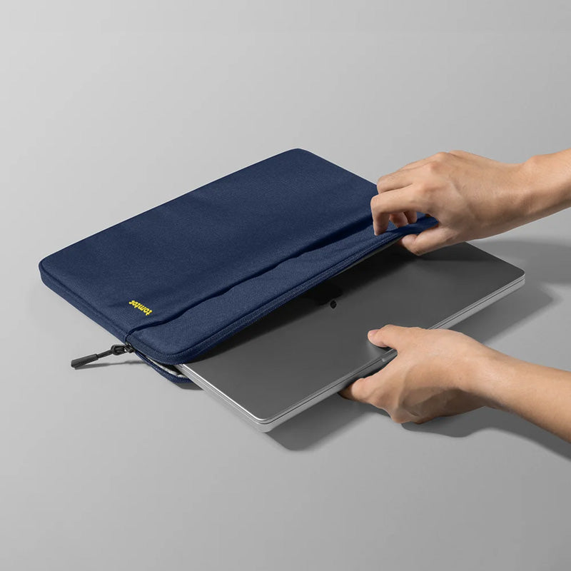 Housse Light-A18 MacBook Air/Pro 13" (M5/M4/M3) Navy Blue