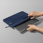 Housse Light-A18 MacBook Air/Pro 13" (M5/M4/M3) Navy Blue