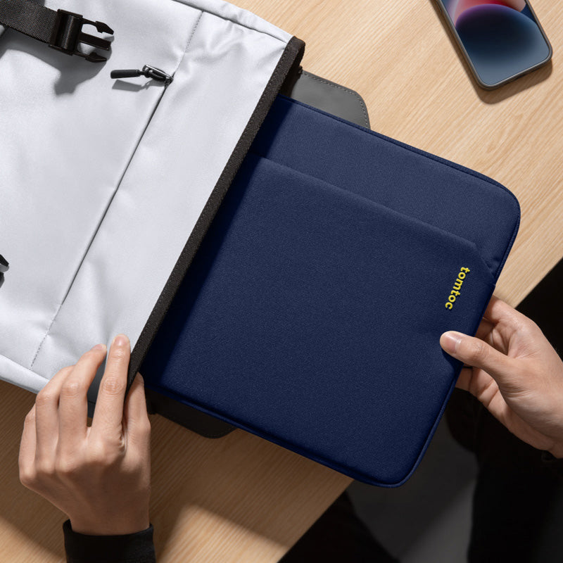 Housse Light-A18 MacBook Air/Pro 13" (M5/M4/M3) Navy Blue