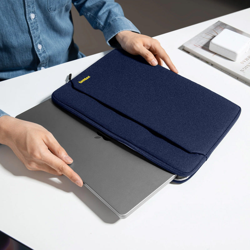 Housse Light-A18 MacBook Air/Pro 13" (M5/M4/M3) Navy Blue