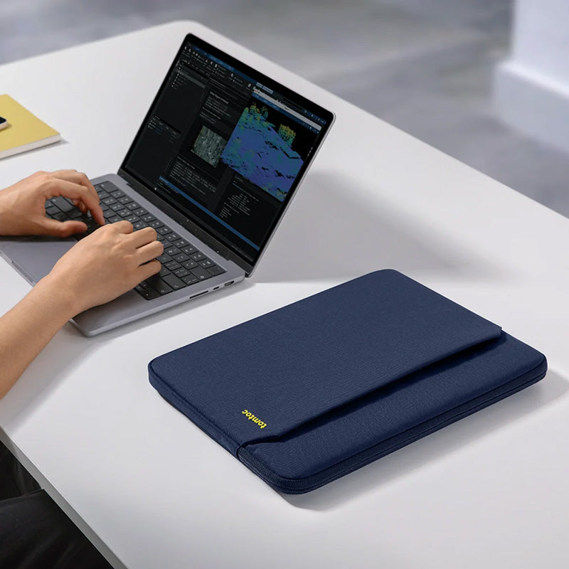 Housse Light-A18 MacBook Air/Pro 13" (M5/M4/M3) Navy Blue