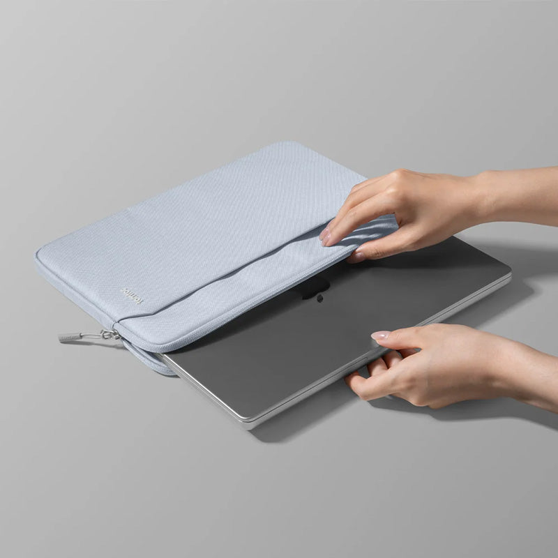 Housse Light-A18 MacBook Air/Pro 13" (M5/M4/M3) Light Blue