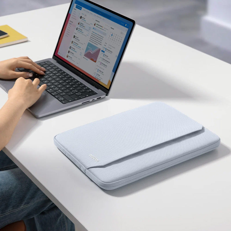 Housse Light-A18 MacBook Air/Pro 13" (M5/M4/M3) Light Blue