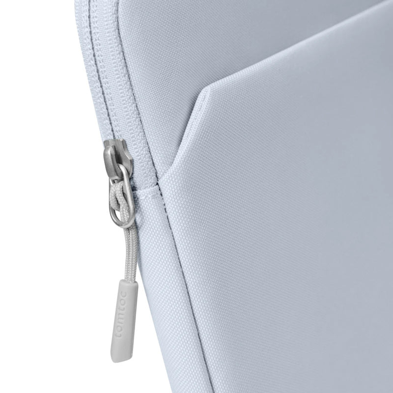 Housse Light-A18 MacBook Air/Pro 13" (M5/M4/M3) Light Blue