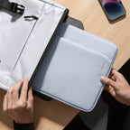 Housse Light-A18 MacBook Air/Pro 13" (M5/M4/M3) Light Blue