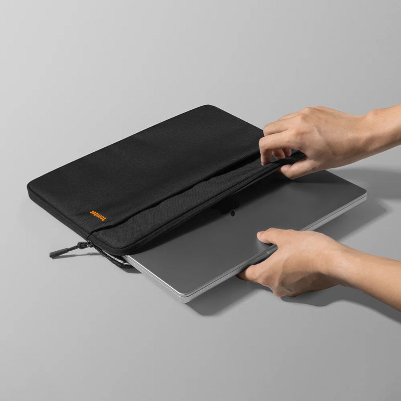 Housse Light-A18 MacBook Air/Pro 13" (M5/M4/M3) Noir