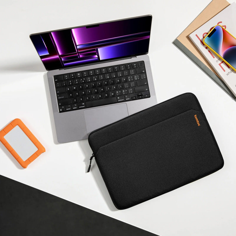 Housse Light-A18 MacBook Air/Pro 13" (M5/M4/M3) Noir