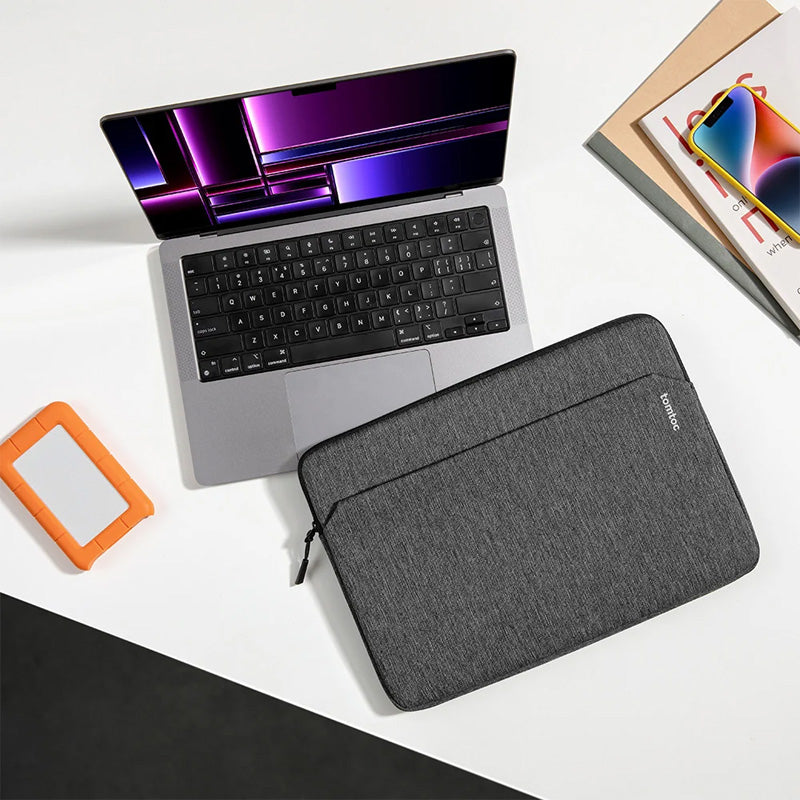 Housse Light-A18 MacBook Air/Pro 13" (M5/M4/M3) Dark Gray