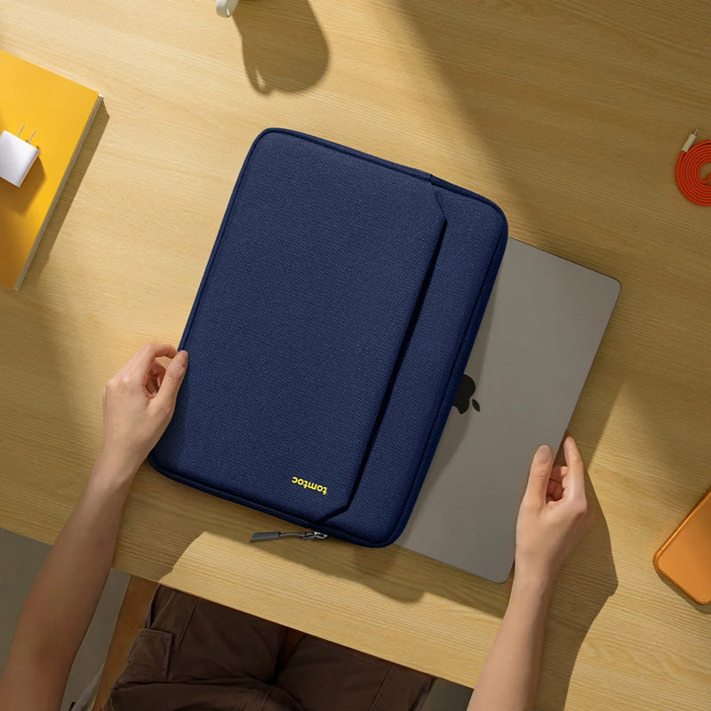 Housse Light-A18 MacBook Neo 13" Navy Blue