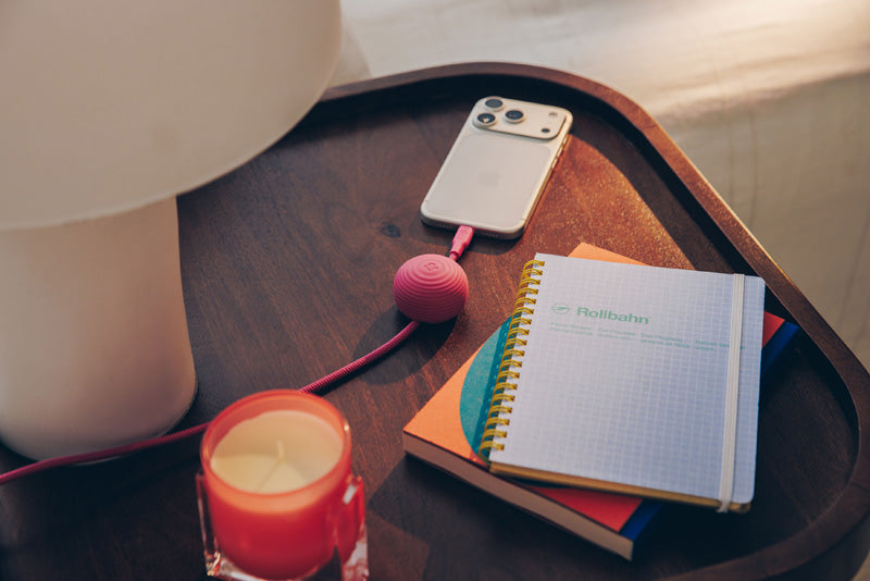 Câble CableStay USB-C (1,5 m) avec base lestée Fuchsia