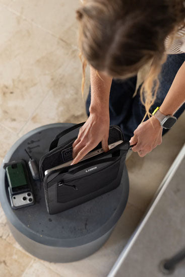 Housse Ultimate pour ordinateur portable 16" - DRYOUT® Active Moisture-Removal Technology™