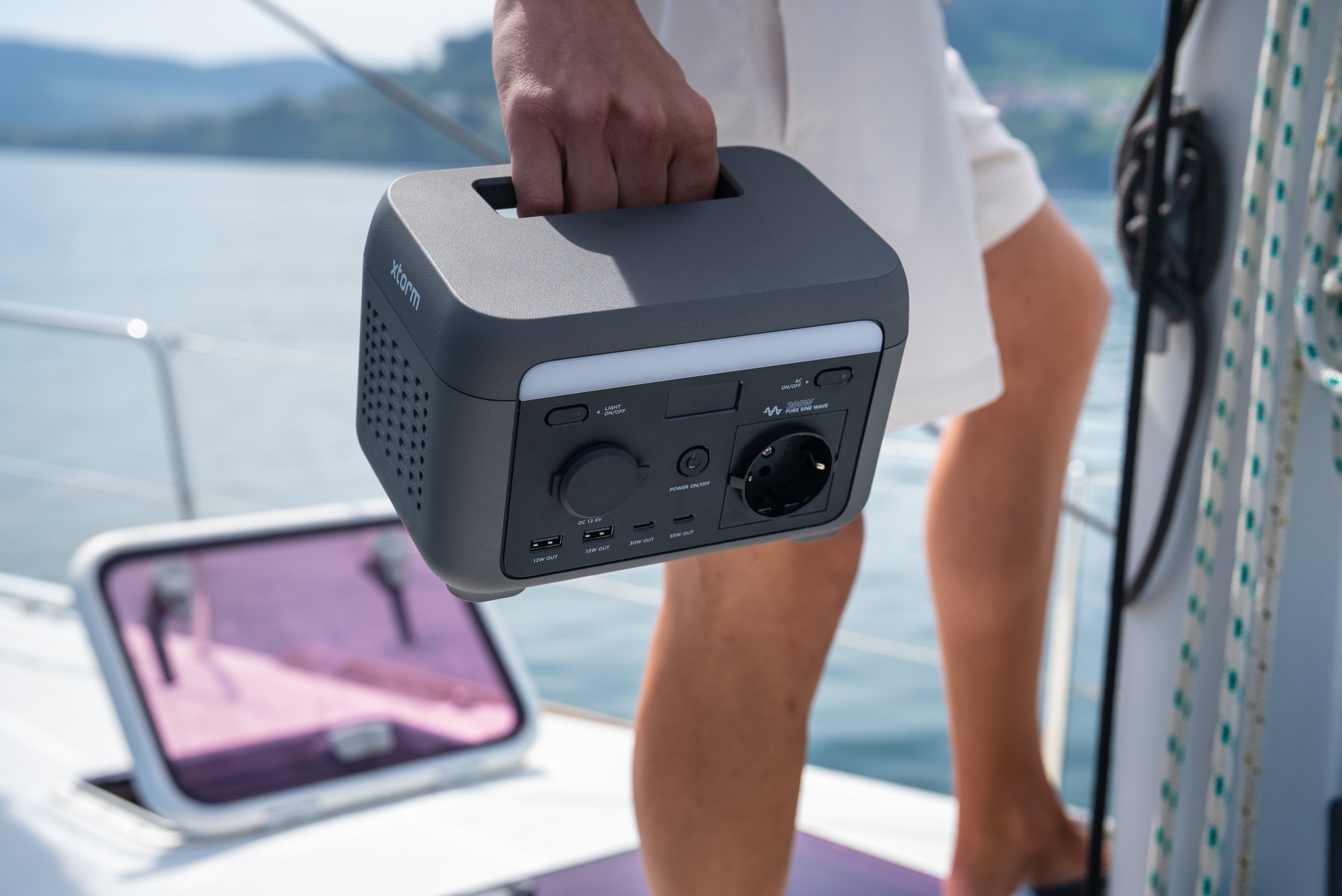 Station Portable Power 200W Midnight Black